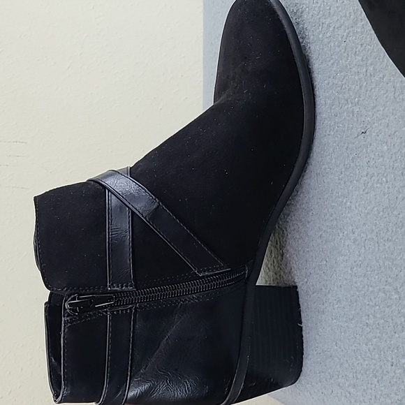 KAREN SCOTT Black Strap Detail Ankle Boots - Size 9.5M - Picture 6 of 12